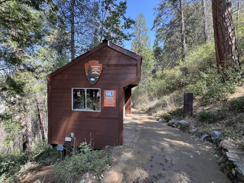 The NPS hut at the start of the hike down to Crystal Cave in Sequoia National Park.